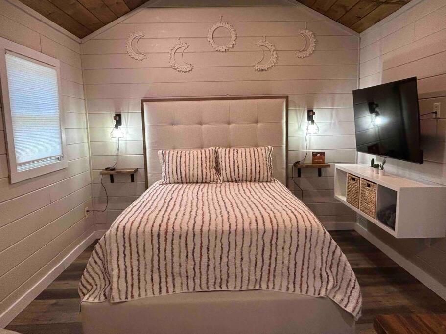 Blissful Nook Tiny Home ~ Cozy Retreat W/ Hot Tub; Near Town And Deep Creek مدينة كليرمونت المظهر الخارجي الصورة