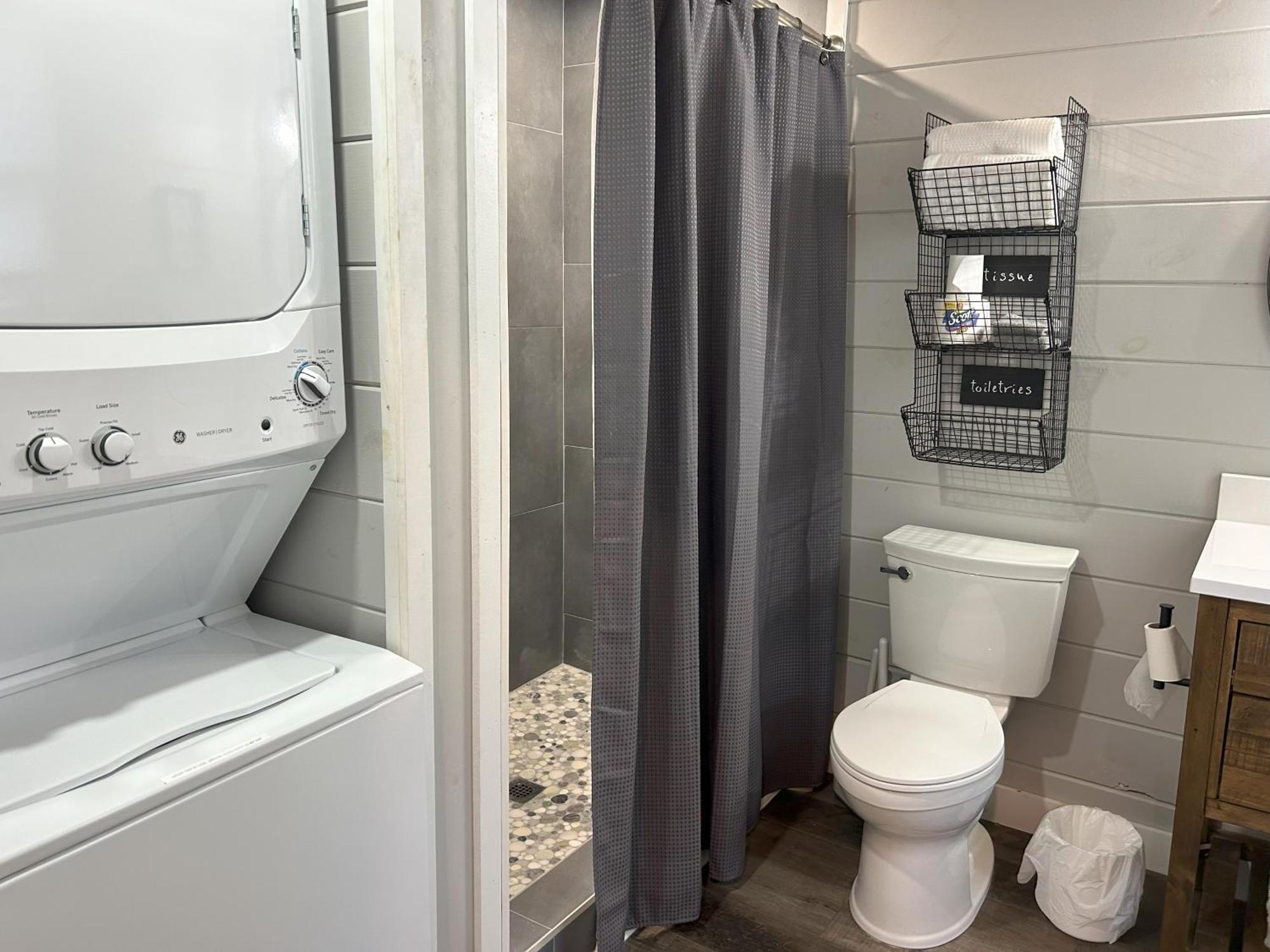 Blissful Nook Tiny Home ~ Cozy Retreat W/ Hot Tub; Near Town And Deep Creek مدينة كليرمونت المظهر الخارجي الصورة